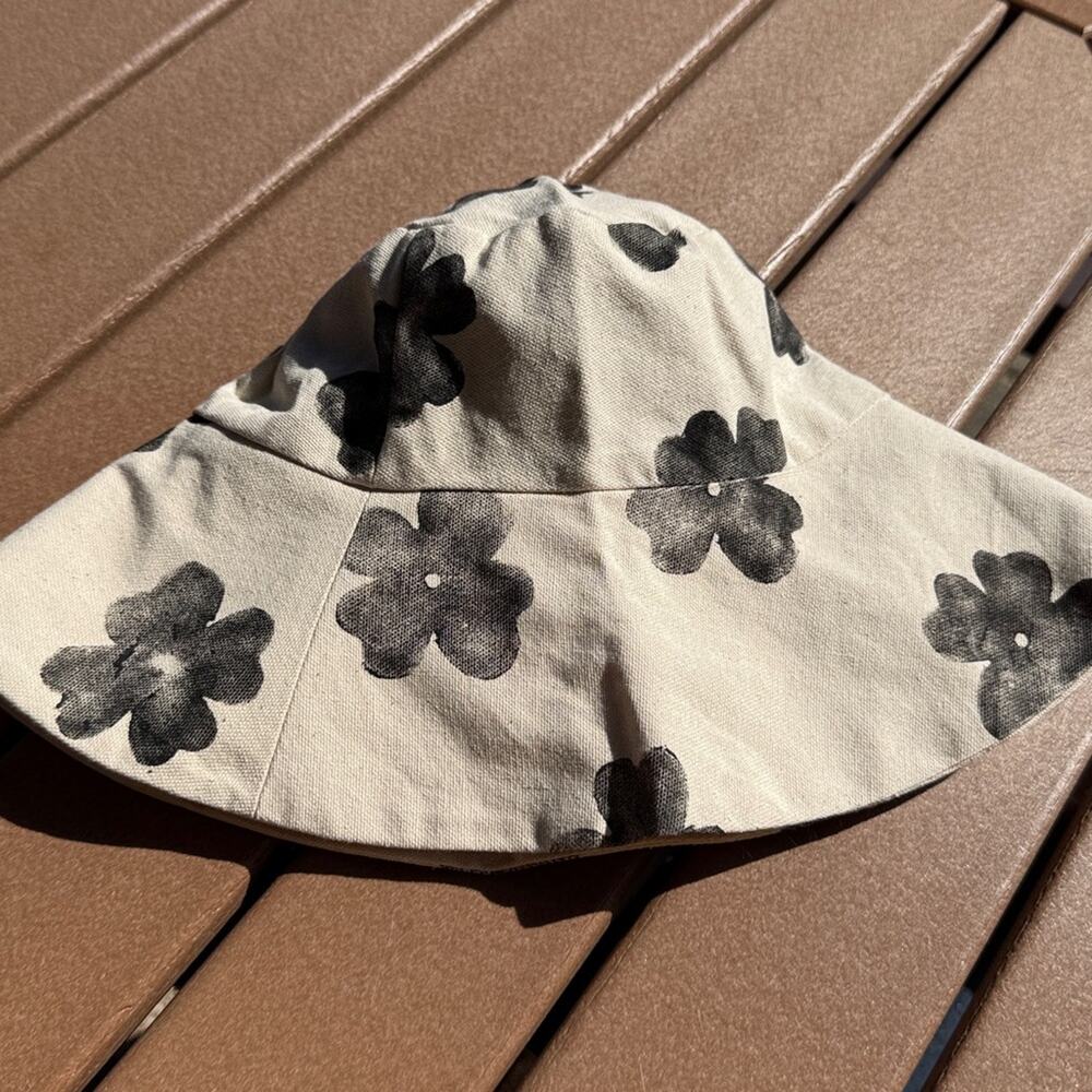 Day Camp Day Traveler Cream & Black Bucket Hat NWT - Picture 7 of 7